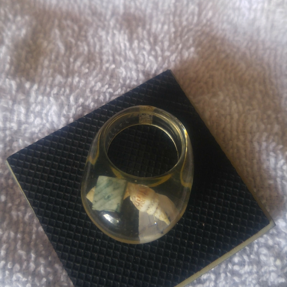 Vintage Lucite shells ring